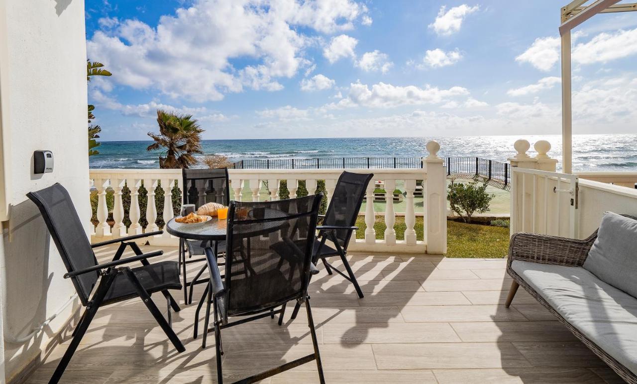 Apartment On Beach Mijas Sitio de Calahonda Extérieur photo