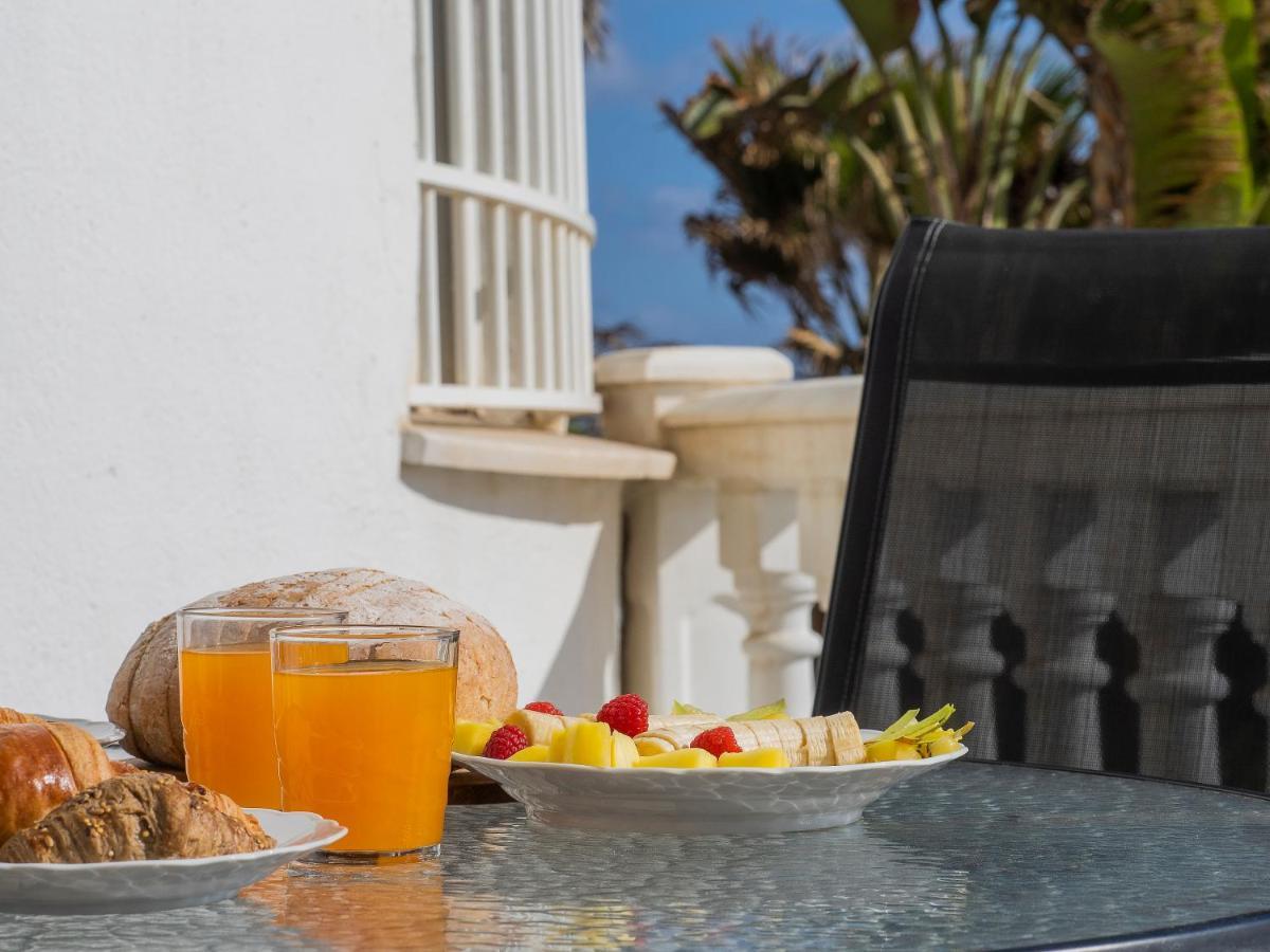 Apartment On Beach Mijas Sitio de Calahonda Extérieur photo