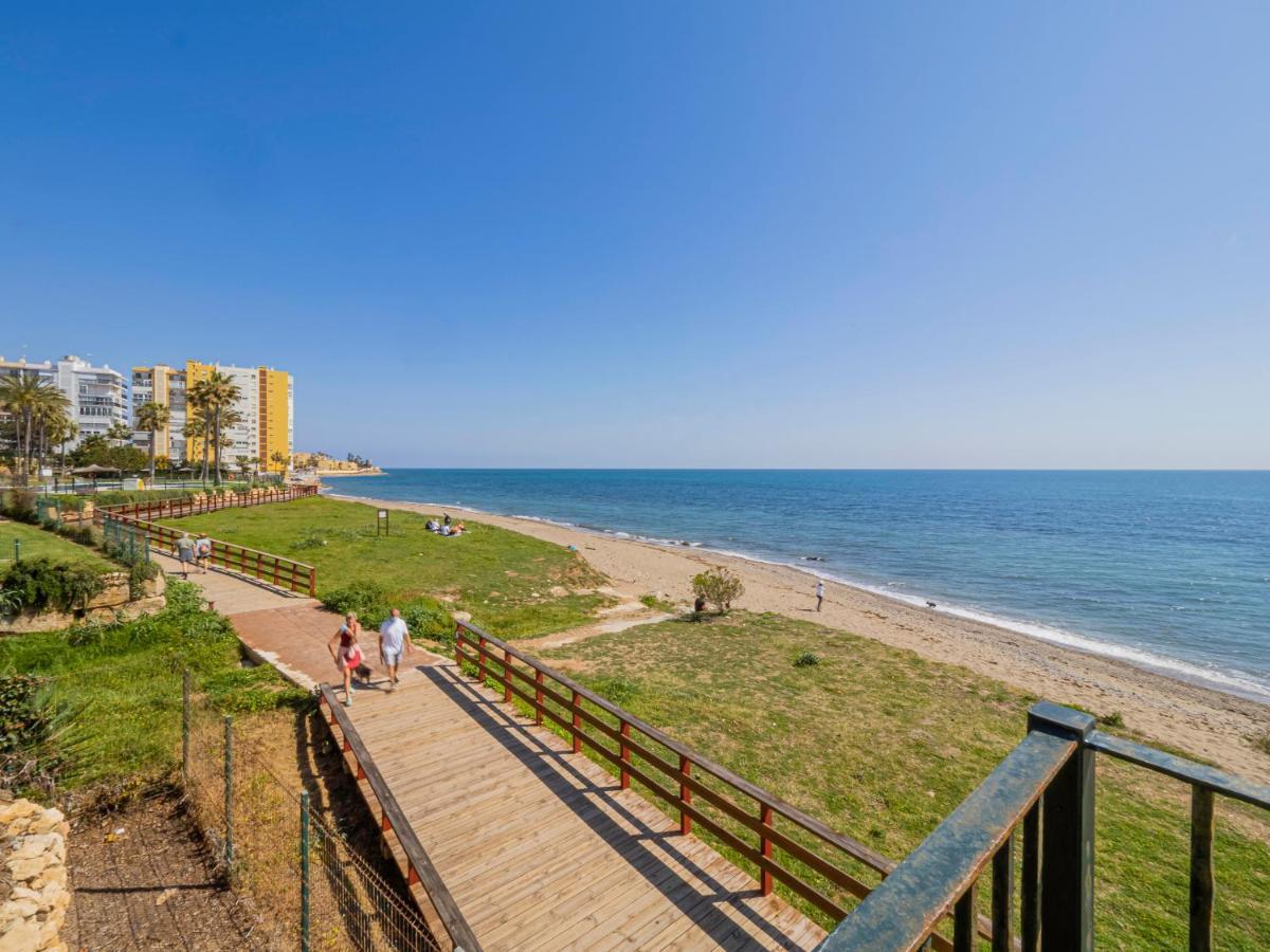Apartment On Beach Mijas Sitio de Calahonda Extérieur photo