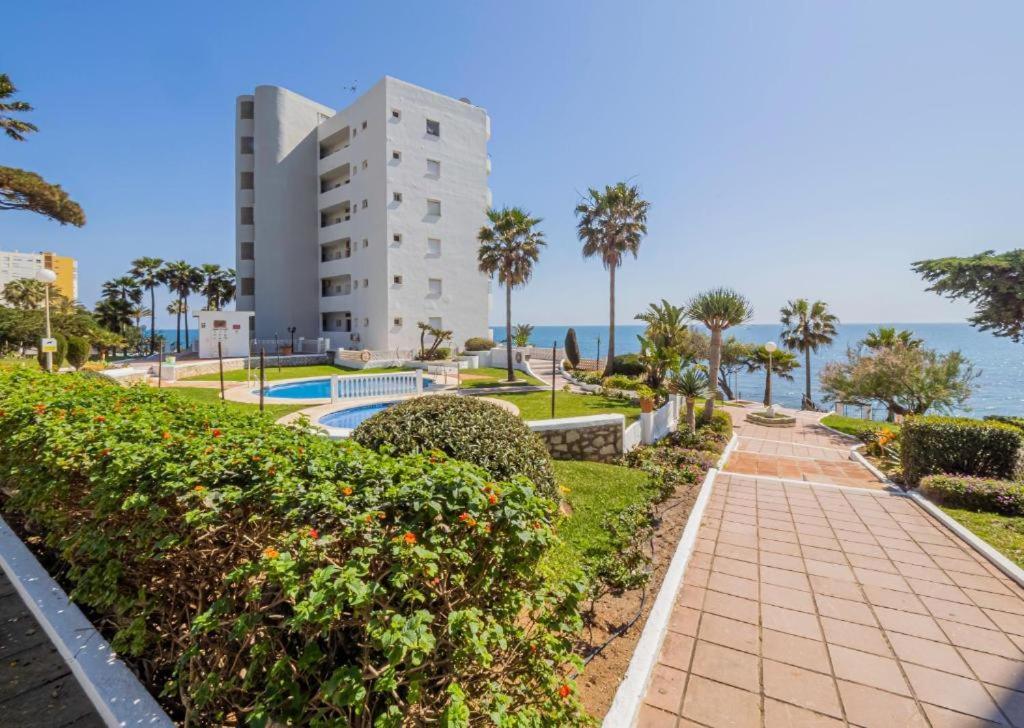 Apartment On Beach Mijas Sitio de Calahonda Extérieur photo