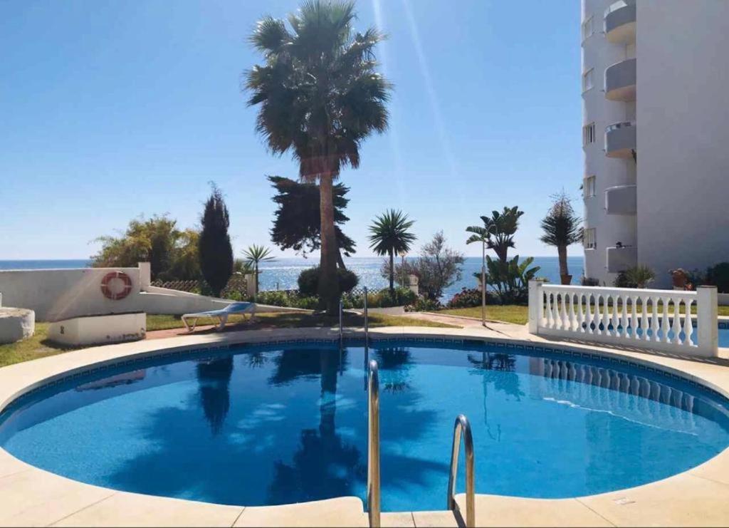 Apartment On Beach Mijas Sitio de Calahonda Extérieur photo